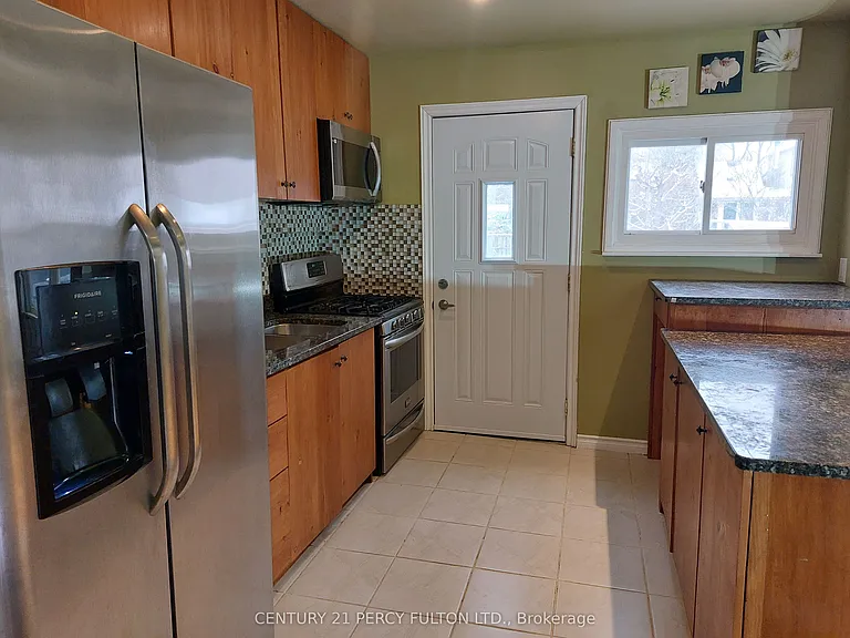 98 Westbourne Ave — Photo 8
