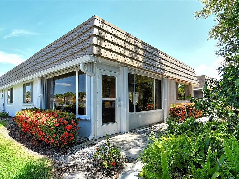 2308 Waterbluff Pl #V-304 — Photo 36