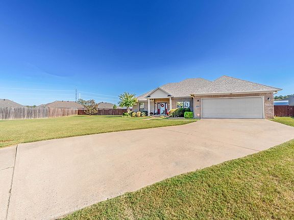 4th image of 1680 Wysteria Ln