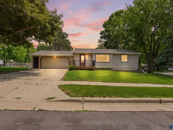 4512 S Drexel Dr, Sioux Falls, SD 57106