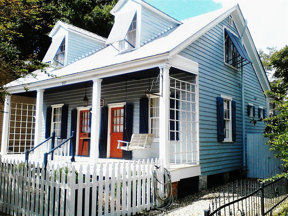 1st image of 217 S Alcaniz St