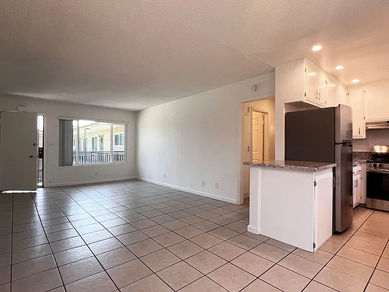 1419 S Orange Ave #15 — Photo 12