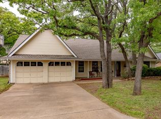 18 Greenbriar St, Mineral Wells, TX 76067