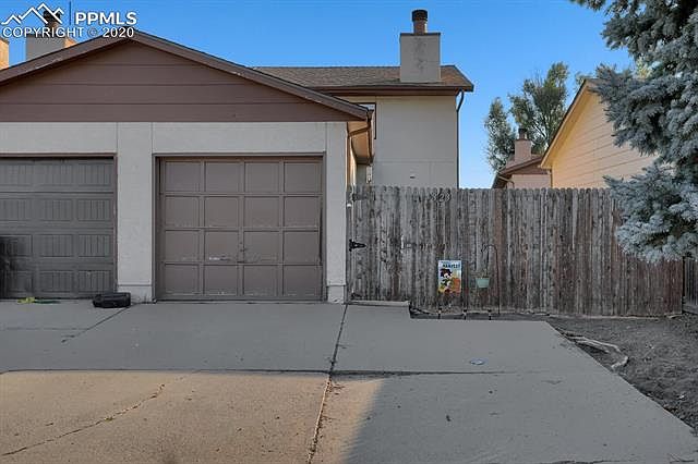 1st image of 323 Trapper Ln