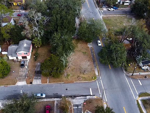 3rd image of 1305 W 29TH Street
