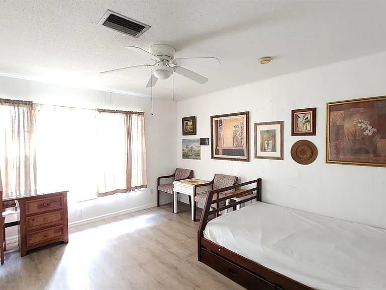 2405 Neptune Rd — Photo 12
