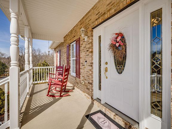 4th image of 1121 Wahoo Valley Rd