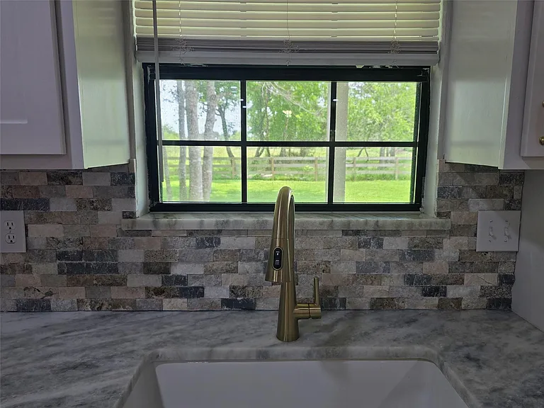 1585 County Road 237 — Photo 8