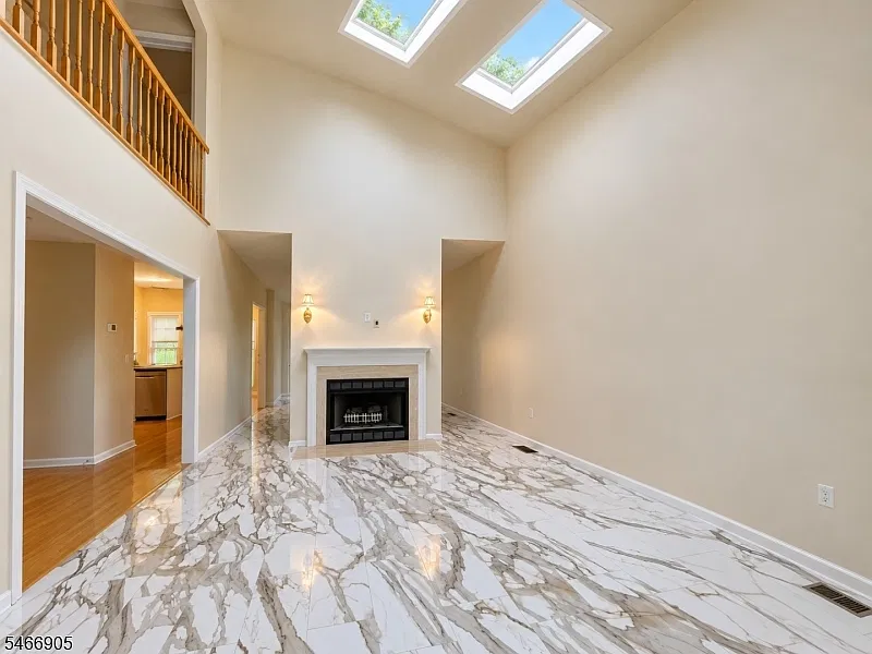 2 bed, 2.5 bath, 1836 sqft, $3,600 — Photo 2