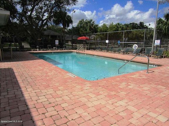 4th image of 3590 Sable Palm Ln Unit G