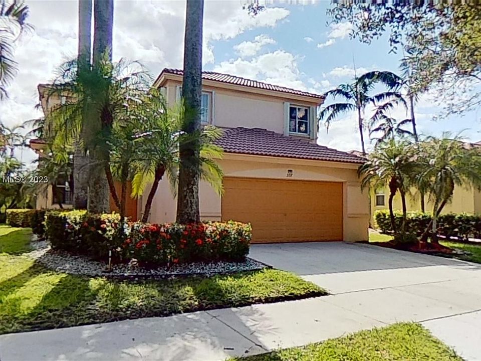 1st image of 597 Live Oak Ln