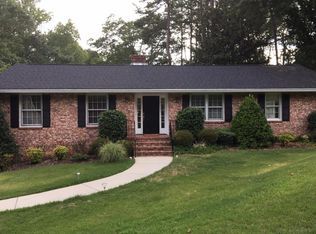 121 Lullwater Rd, Greenville, SC 29607