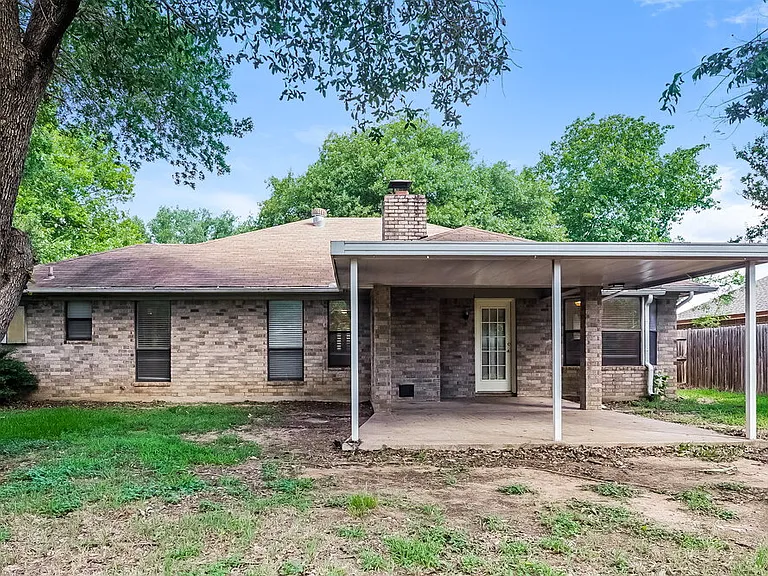 709 Daniels Dr — Photo 16