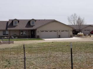 875 E Latigo Ct, Paulden, AZ 86334