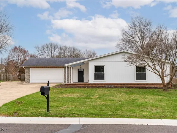 2210 Tamarack Cir NE, Canton, OH 44721