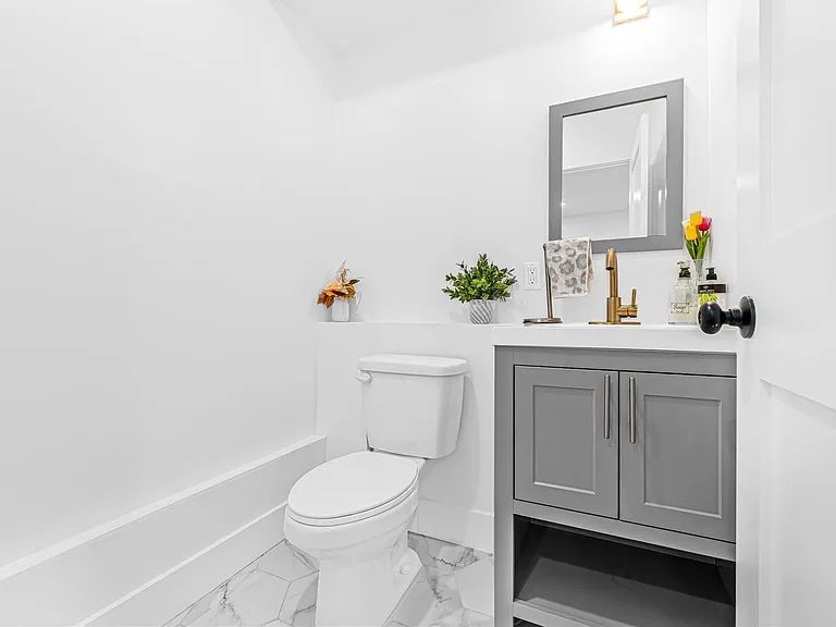 185 Gates Ave #2 — Photo 9