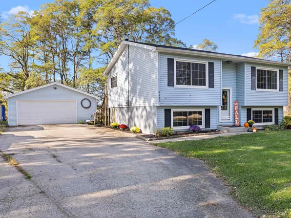 4486 S Bend Rd, Rockford, IL 61109
