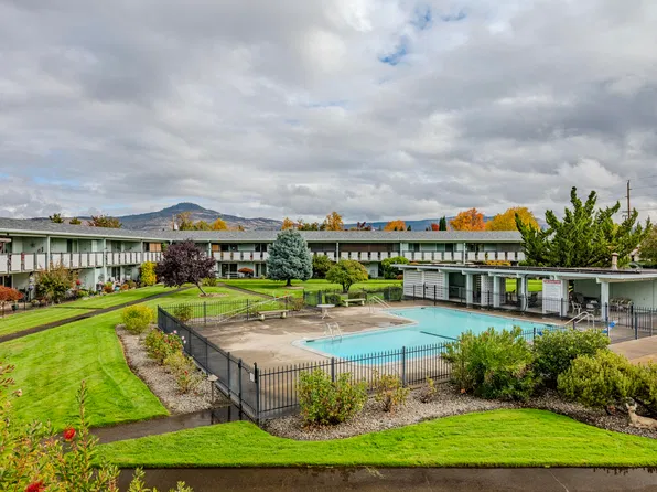 737 Stevens St APT 205, Medford, OR 97504