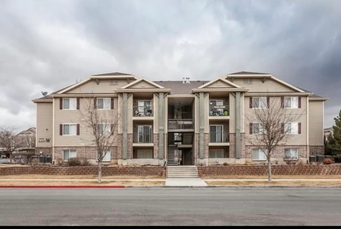 3 bed, 1200 sqft, $1,400 — Photo 2