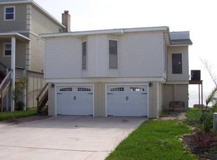 115 Isles End Rd, Tiki Island, TX 77554