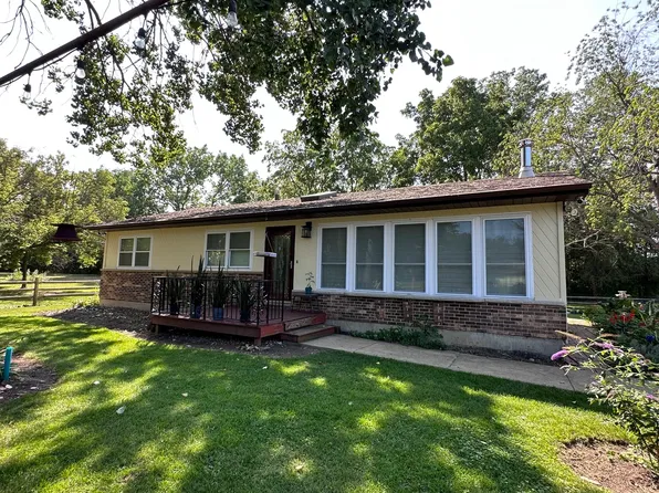3007 11th St, Winthrop Harbor, IL 60096