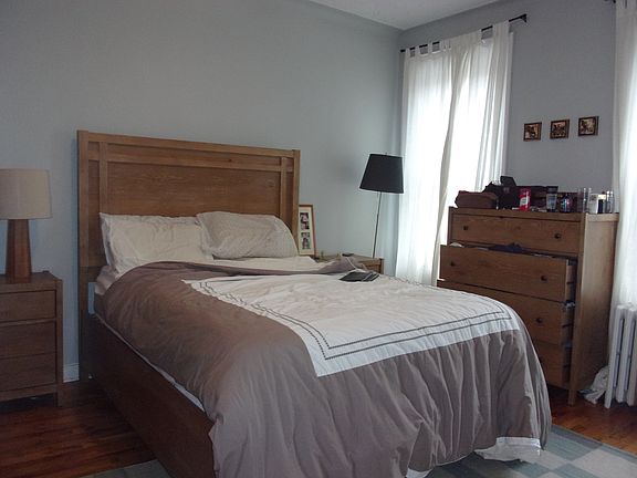 4th image of 2439 38th St APT 10C