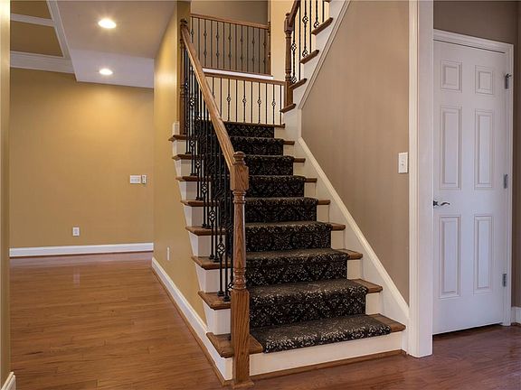 3rd image of 2573 Lakefield Trl