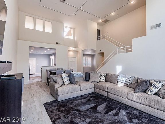3rd image of 5016 Mount Pleasant Ln