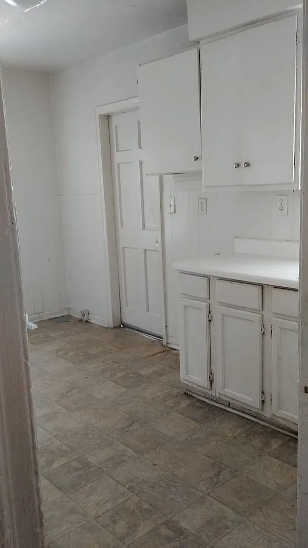 East 55th Street near Waters — Photo 3