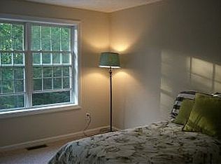 6 Kings Ransom Ln, Bedford, NH 03110