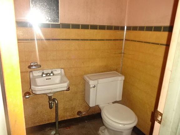 3rd image of 4181 Feiner Dr