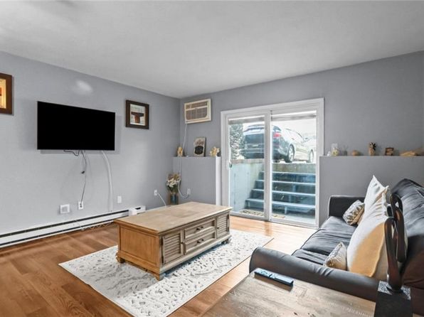 200 Manville Hill Rd APT 126, Cumberland, RI 02864