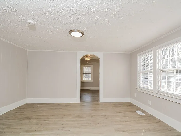 1774800_018_dining_room_13322564.jpg