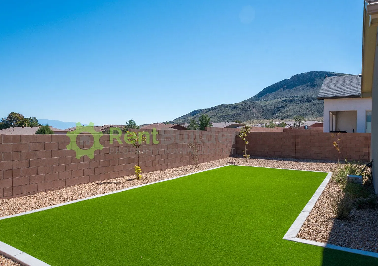 3 bed, 2.0 bath, 1649 sqft, $2,295 — Photo 3