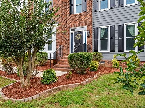 5th image of 427 Grantchester Cir
