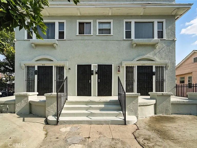 875 W 41st Dr — Photo 4