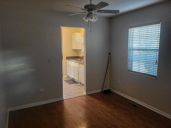 4th image of 427 N Cambridge Dr #427