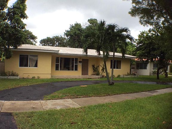 3rd image of 309 NW 111th Ter
