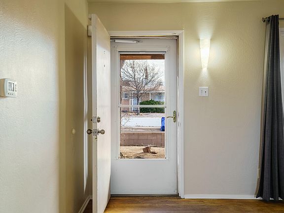 3rd image of 2317 Valencia Dr NE