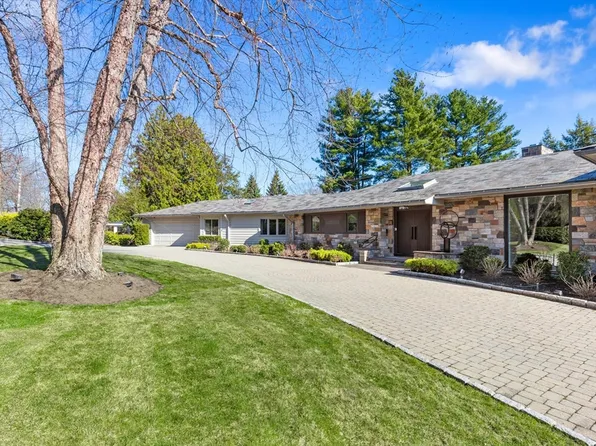 9 Singletree Rd, Brookline, MA 02467
