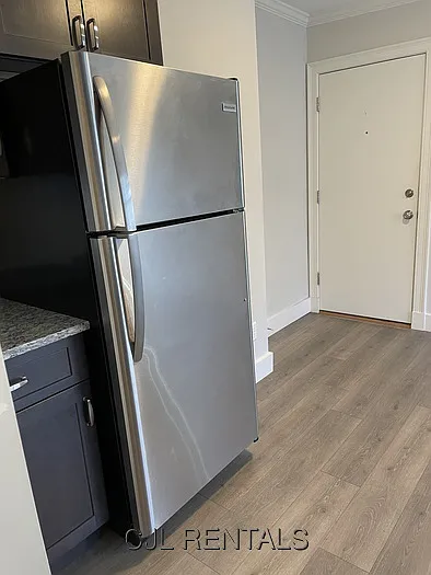 1 bed, 1.0 bath, $2,500 — Photo 3
