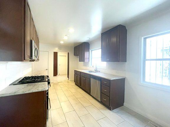 5th image of 429 N Sierra Bonita Ave #429