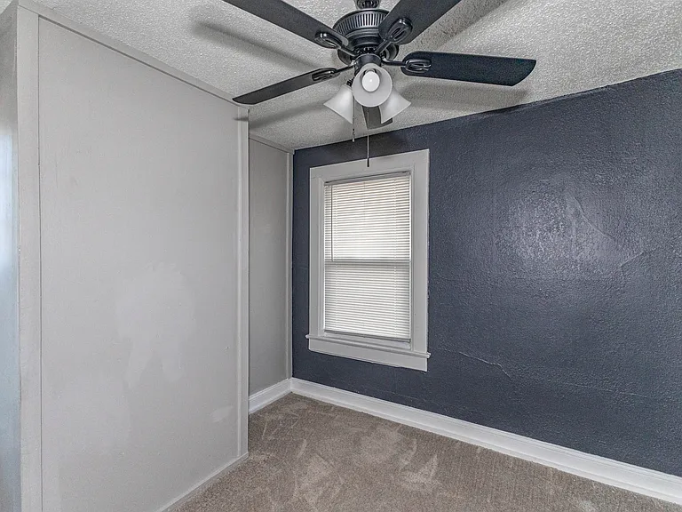 3901 Central St — Photo 32