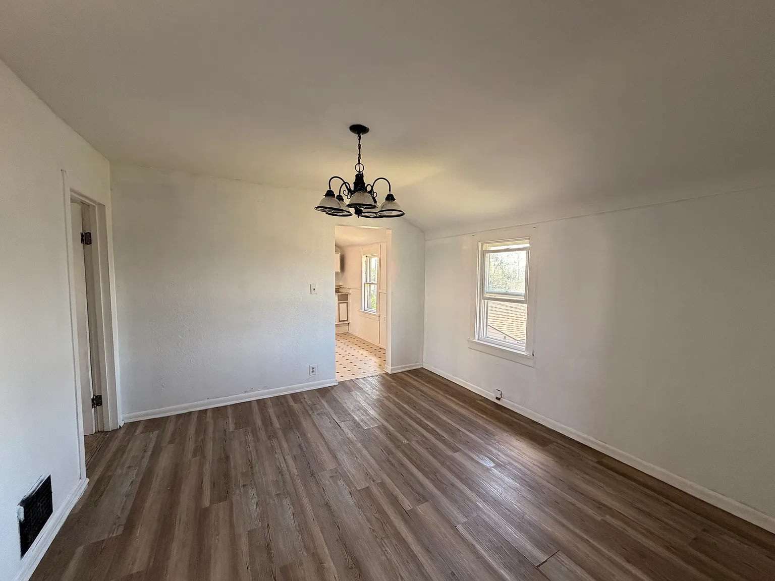 2 bed, $800 — Photo 1