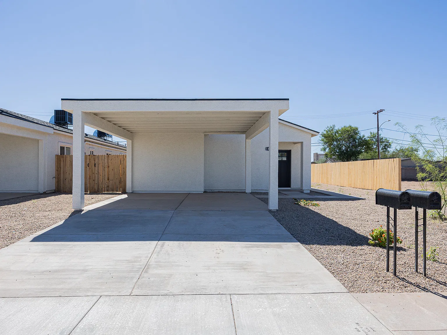 1519 W McKinley St — Photo 3