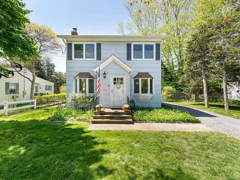 22 W End Ave — Photo 1