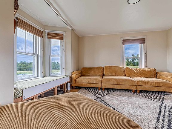 5th image of 1466 Primrose Rd