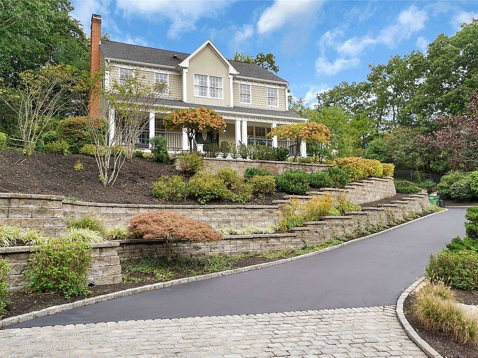 1st image of 4 Jefferson Landing Cir