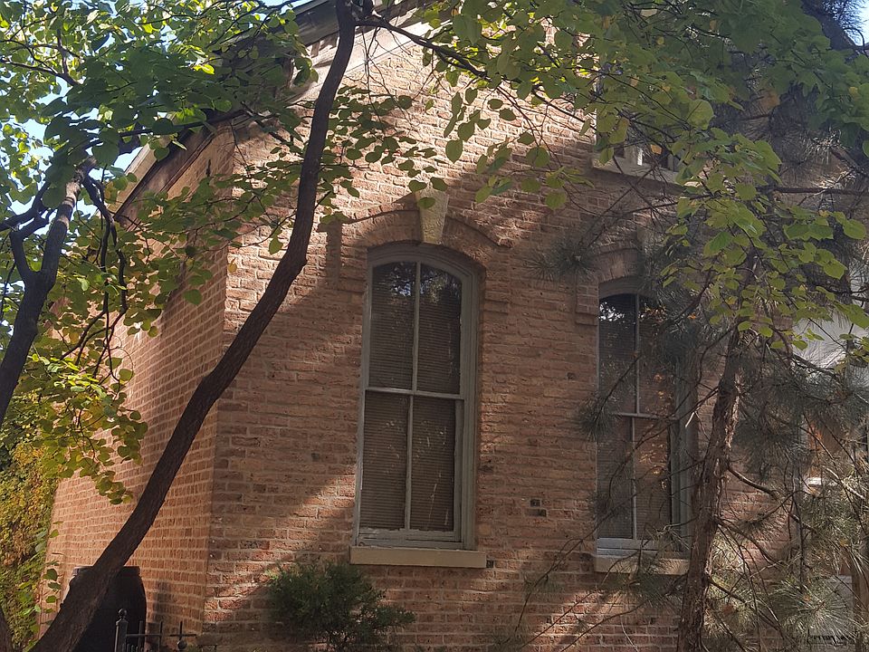 2nd image of 1845 N Leavitt St