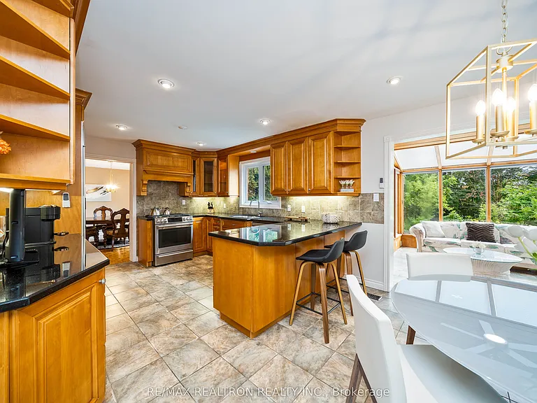 194 Glenada Ct — Photo 18